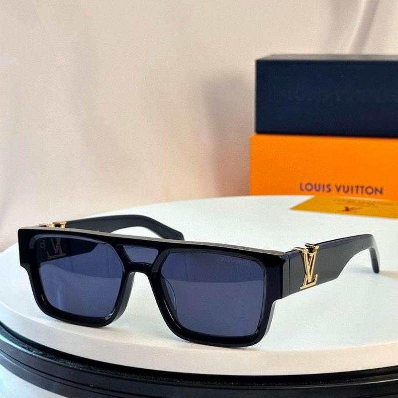 LV Sunglasses 500